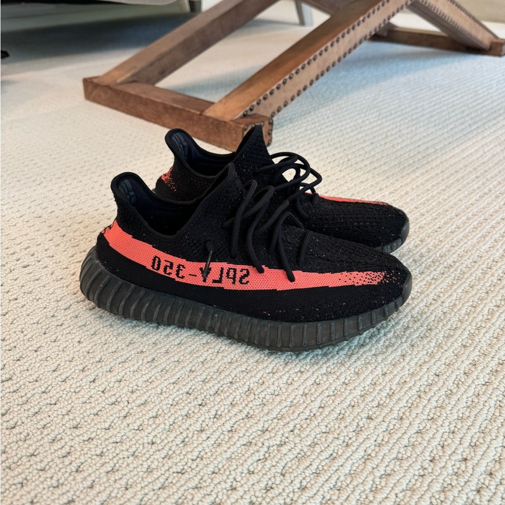 Yeezy V2 350 Core Black Red Size 9.5 US